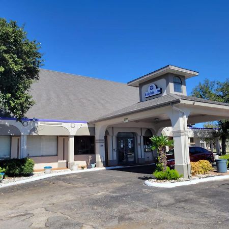 Knights Inn San Antonio Near Frost Bank Center Exterior photo