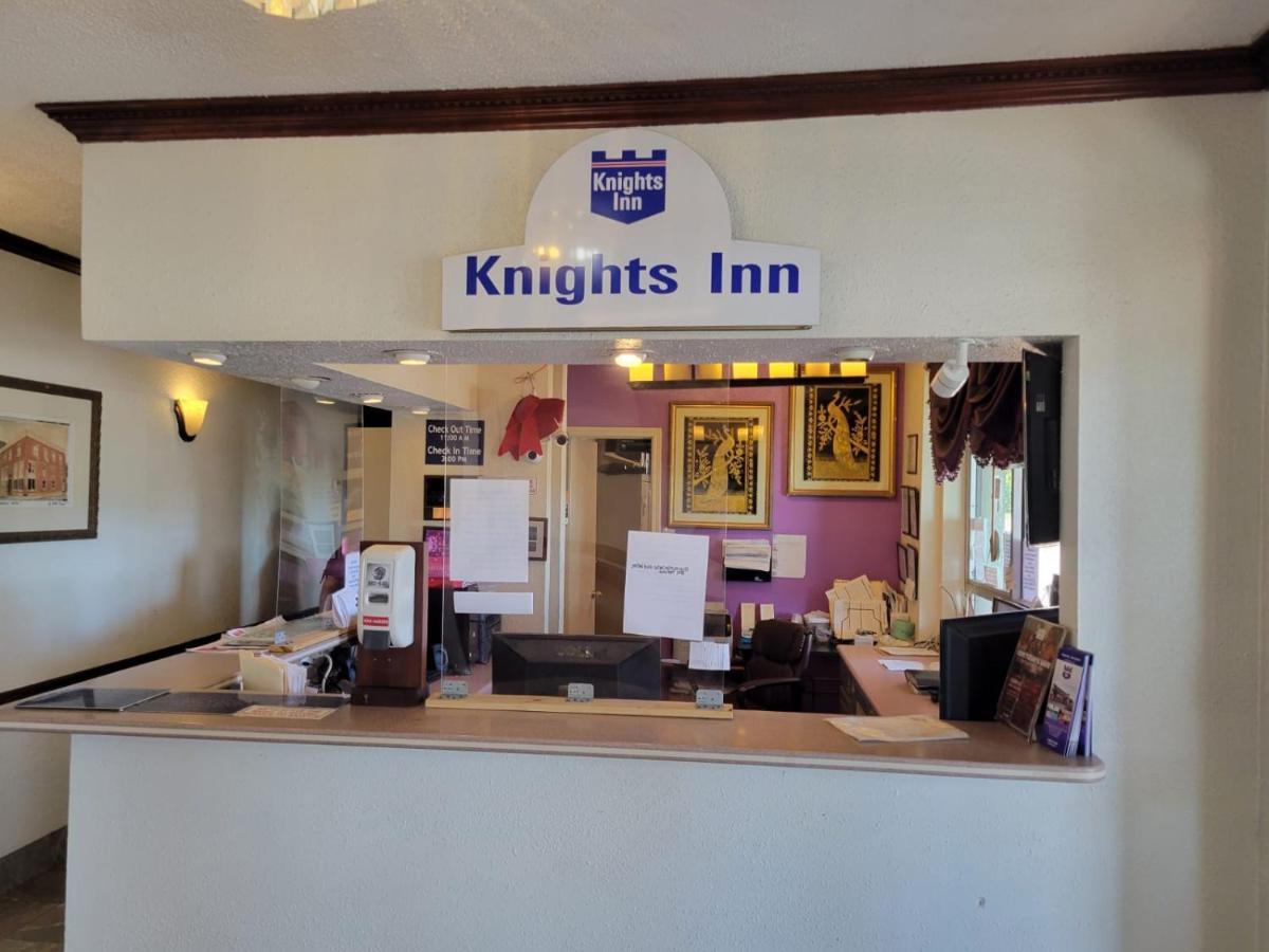 Knights Inn San Antonio Near Frost Bank Center Exterior photo